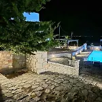 Malvazios Villas Panorama Pool Villa ギシオ